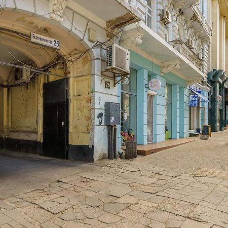 Apartment Near Deribasovskaya Одеса Екстериор снимка