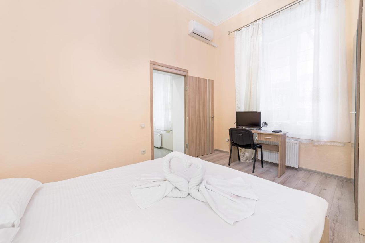 Apartment Near Deribasovskaya Одеса Екстериор снимка