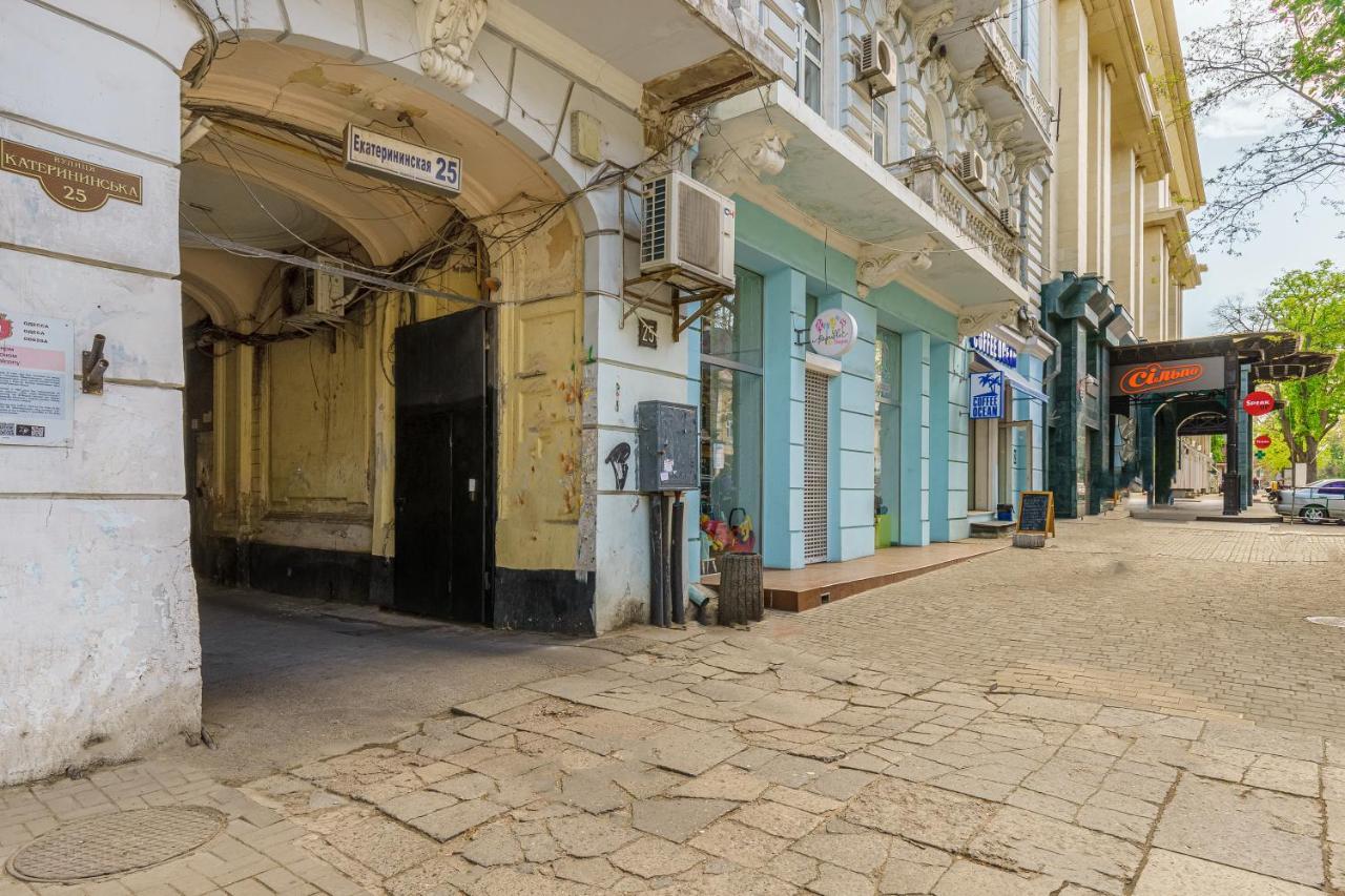 Apartment Near Deribasovskaya Одеса Екстериор снимка